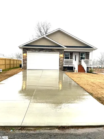 $284,900 | 108 Longshore Drive, Belton, SC 29627