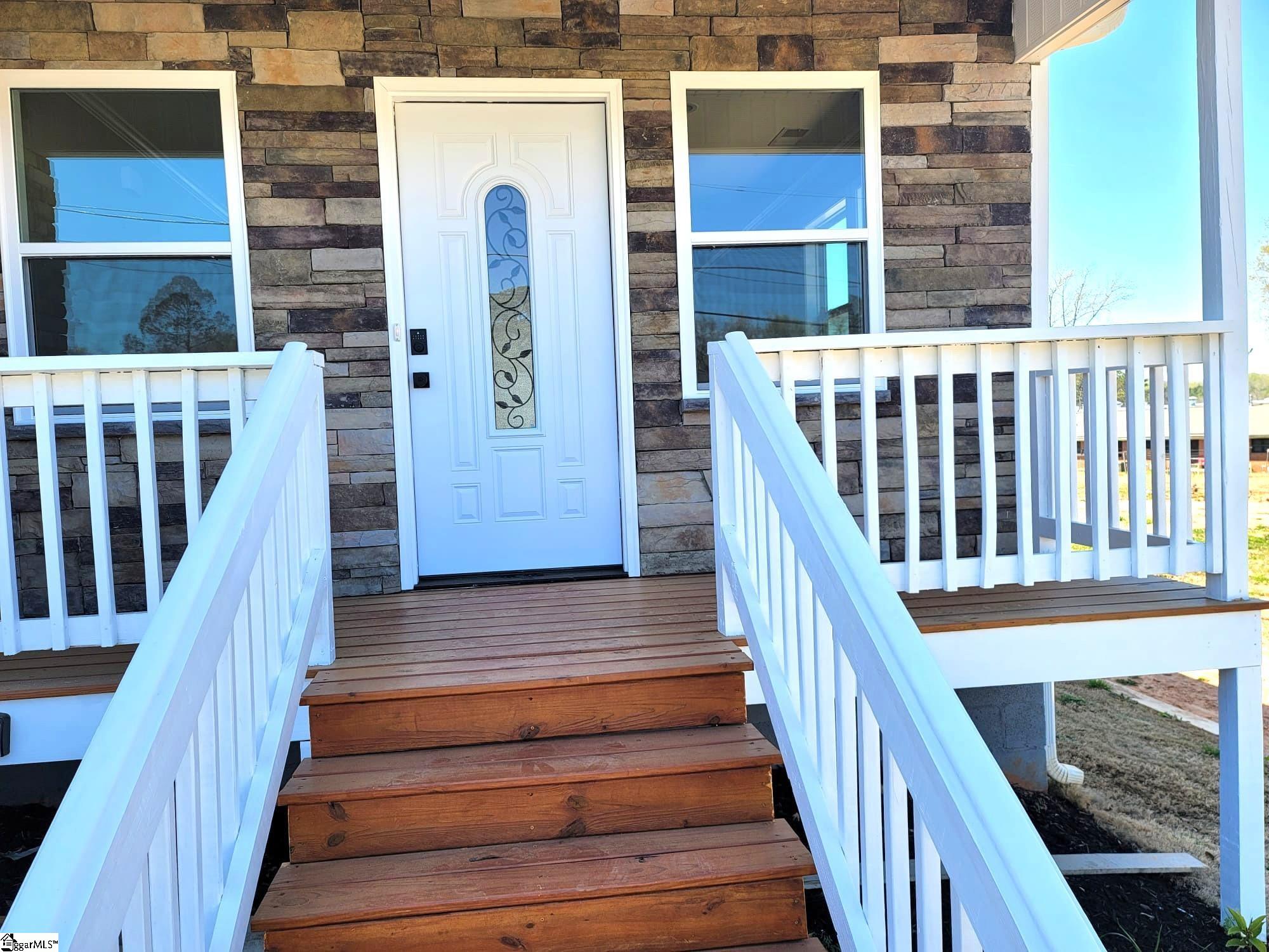 108 Longshore Drive Belton, SC 29627 - Photo 3 of 34