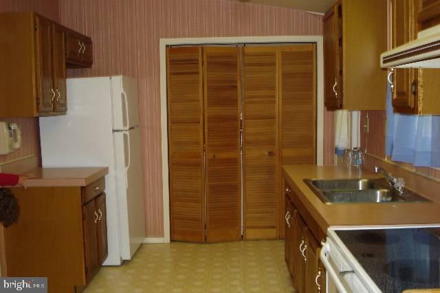 86 Cold Springs Road Carlisle, PA 17015 - Photo 3 of 11 Gallery Image 3