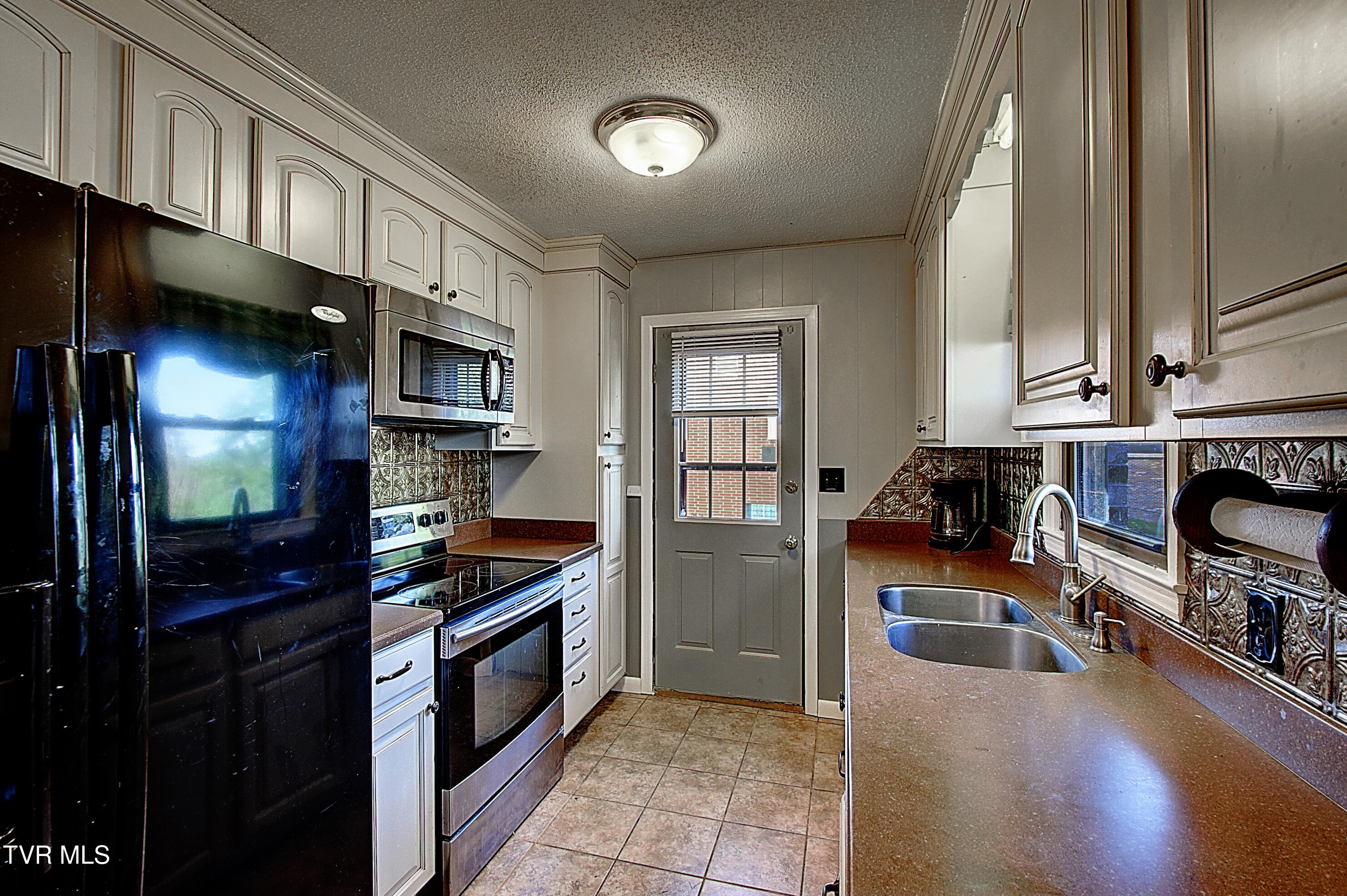 161 Grandview Road Bristol, VA 24201 - Photo 13 of 51 DSC_0109And8more