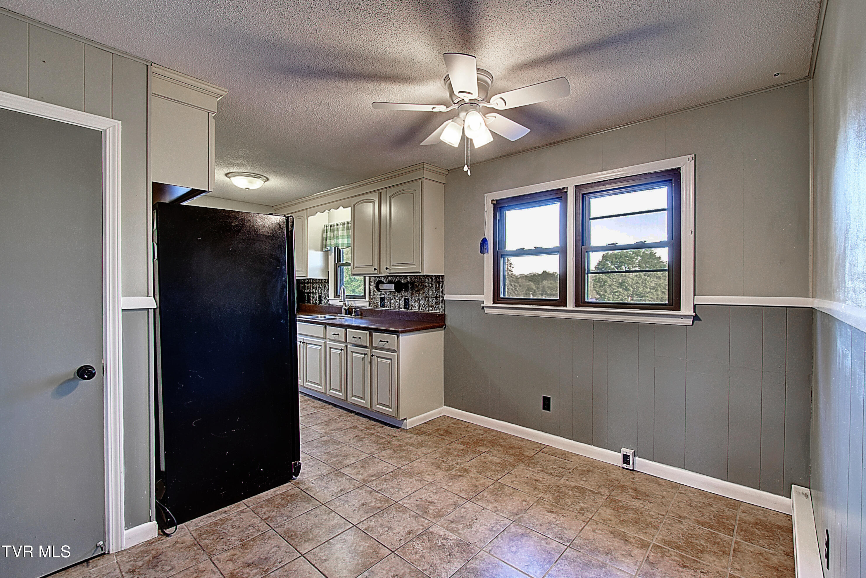 161 Grandview Road Bristol, VA 24201 - Photo 15 of 51 DSC_0082And8more