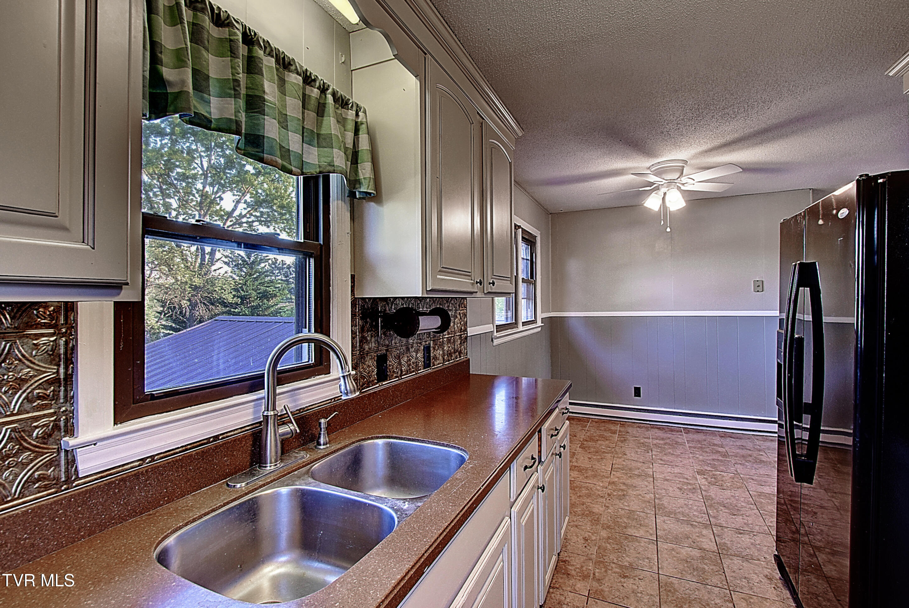 161 Grandview Road Bristol, VA 24201 - Photo 18 of 51 DSC_0154And8more