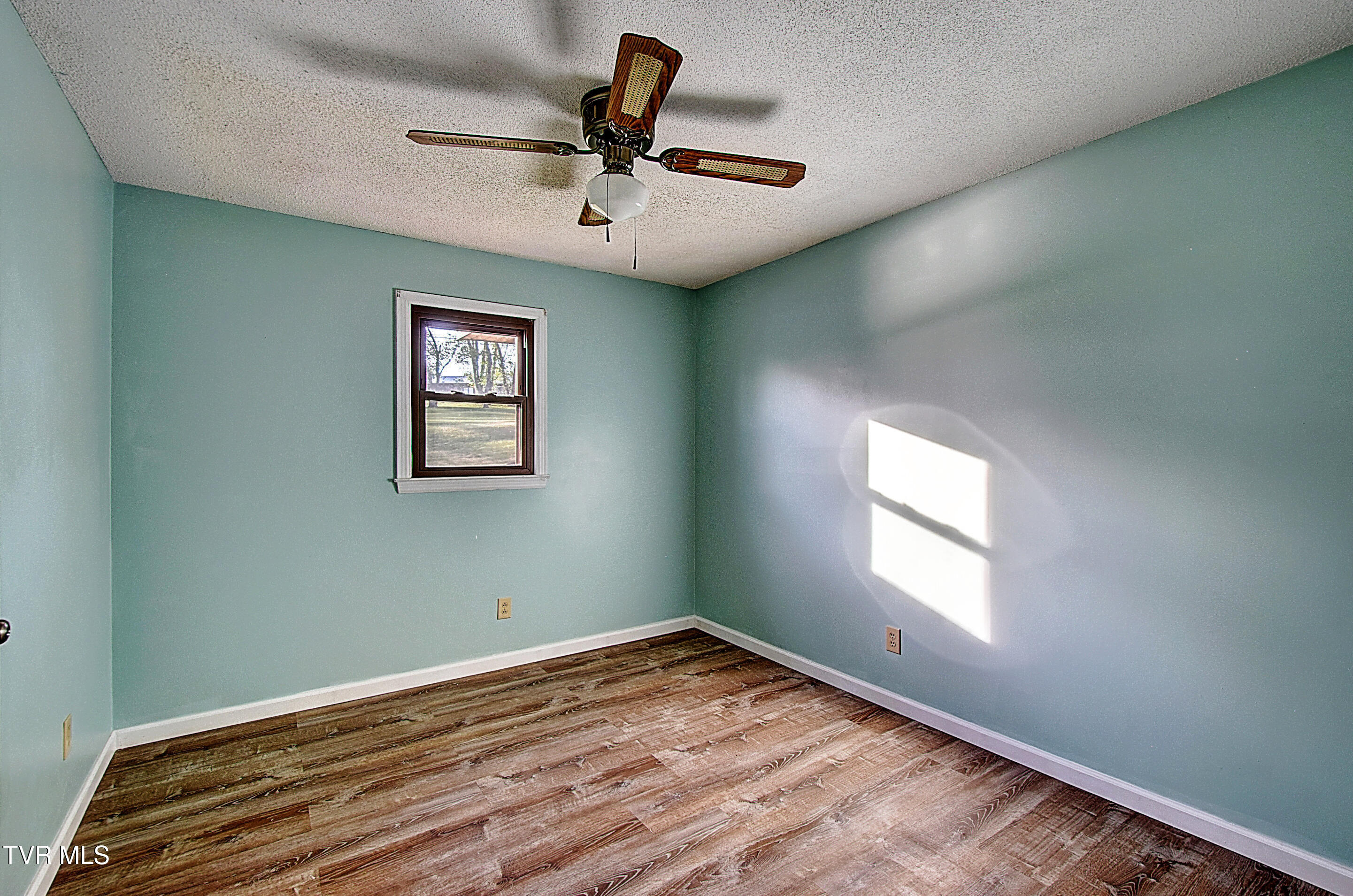 161 Grandview Road Bristol, VA 24201 - Photo 24 of 51 DSC_0280And8more