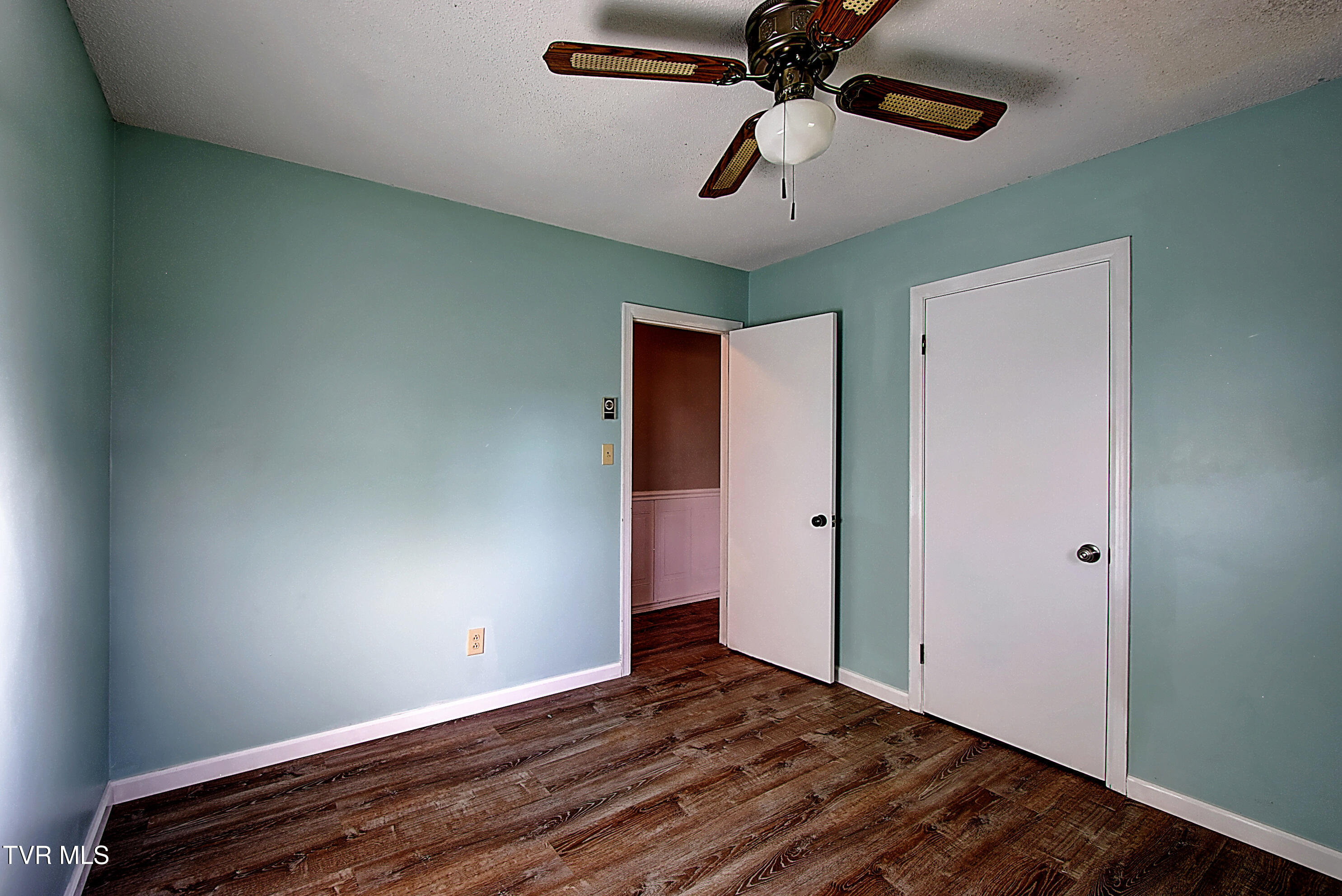 161 Grandview Road Bristol, VA 24201 - Photo 25 of 51 DSC_0298_299_300_301_302_303