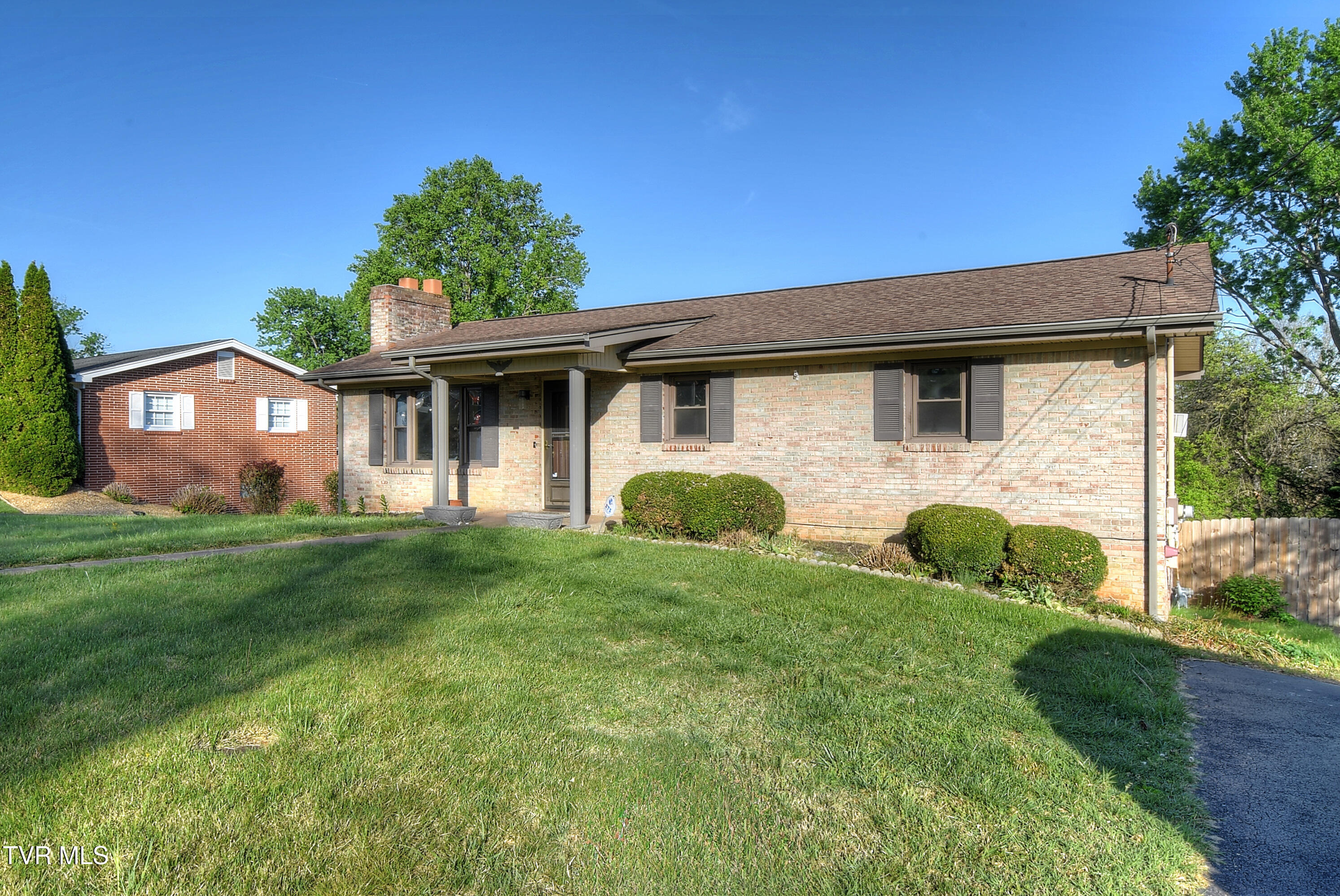 161 Grandview Road Bristol, VA 24201 - Photo 4 of 51 4