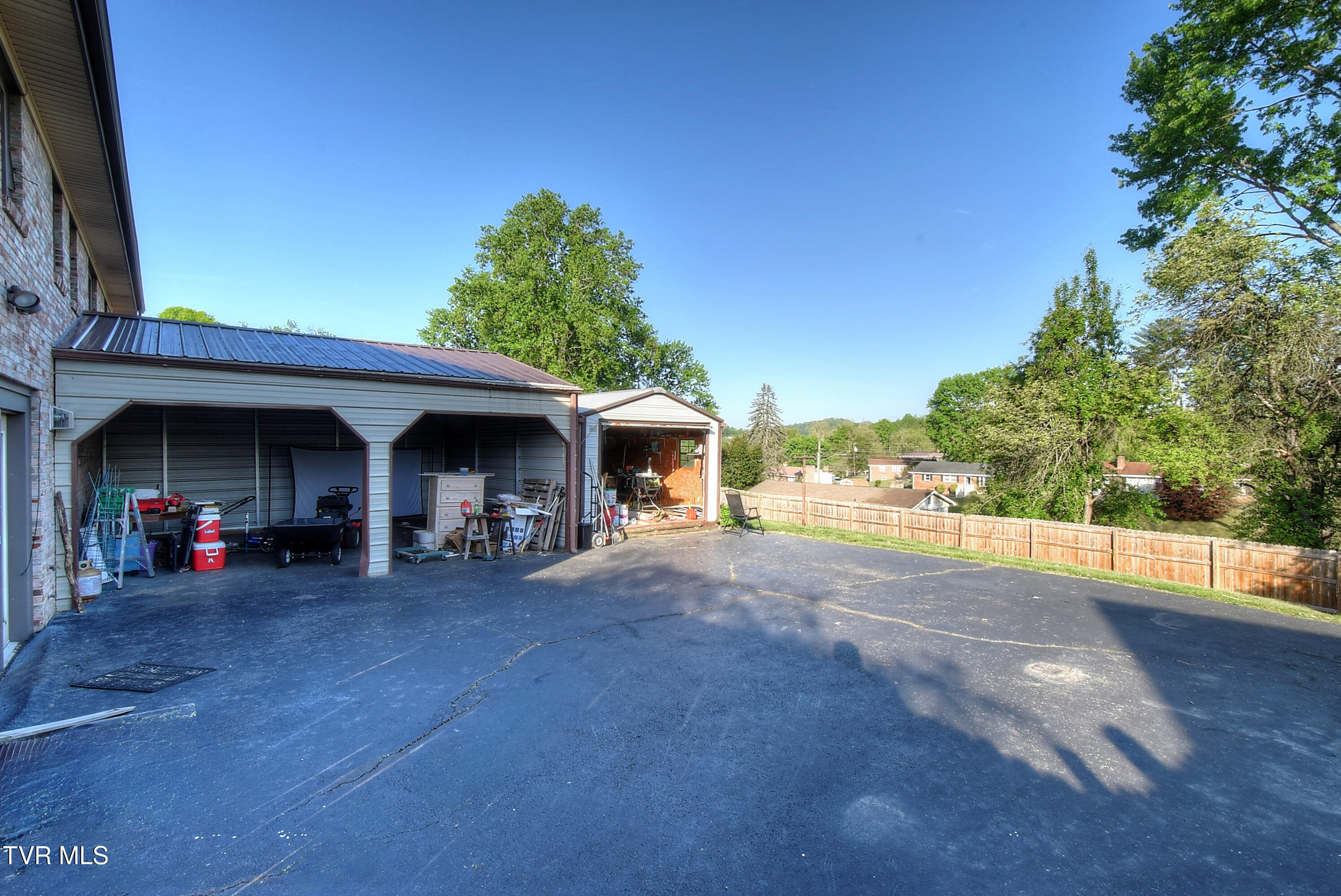 161 Grandview Road Bristol, VA 24201 - Photo 45 of 51 Garage