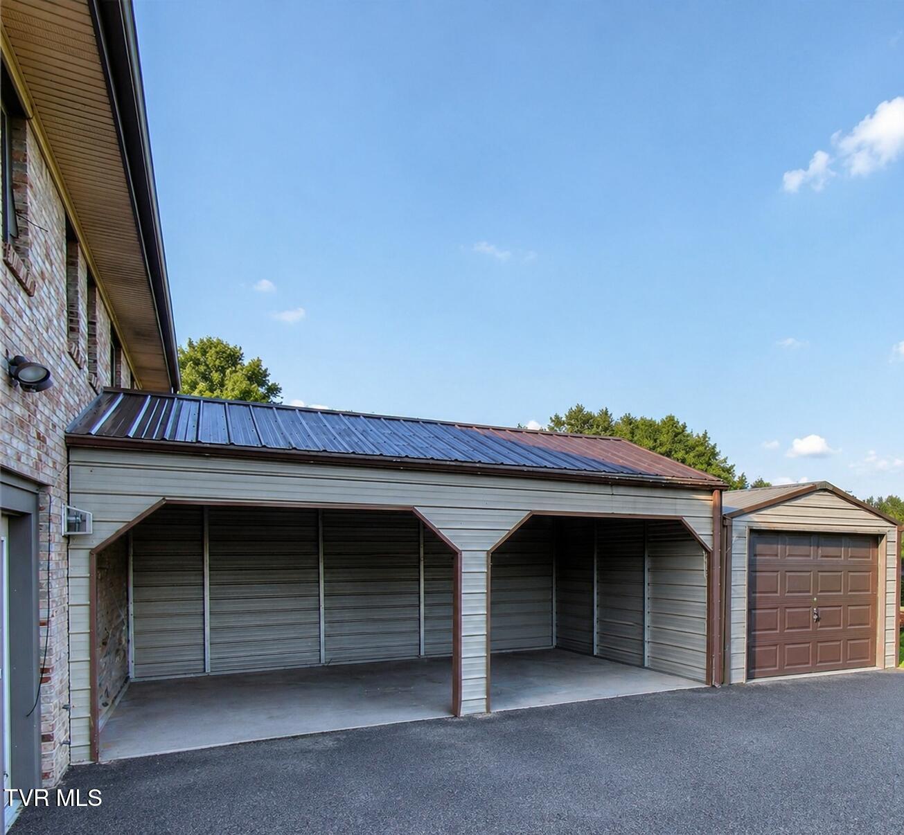 161 Grandview Road Bristol, VA 24201 - Photo 46 of 51 Spacious Garage
