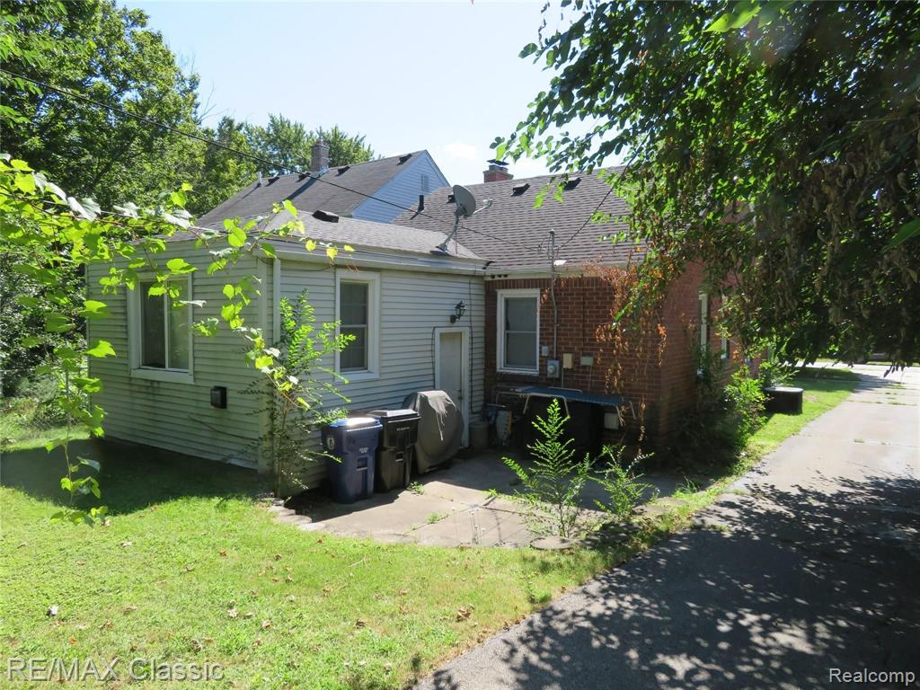25514 Graham Road Redford, MI 48239 - Photo 27 of 29