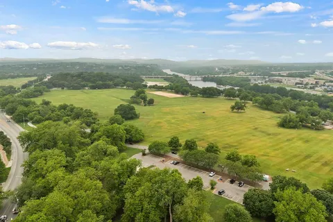$2,550 | 1900 Barton Springs Road, Unit 4041, Austin, TX 78704
