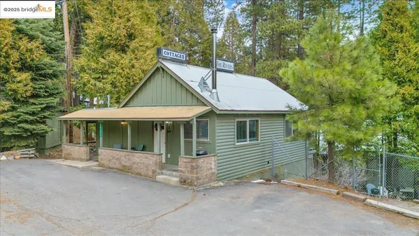 a view of house and outdoor space