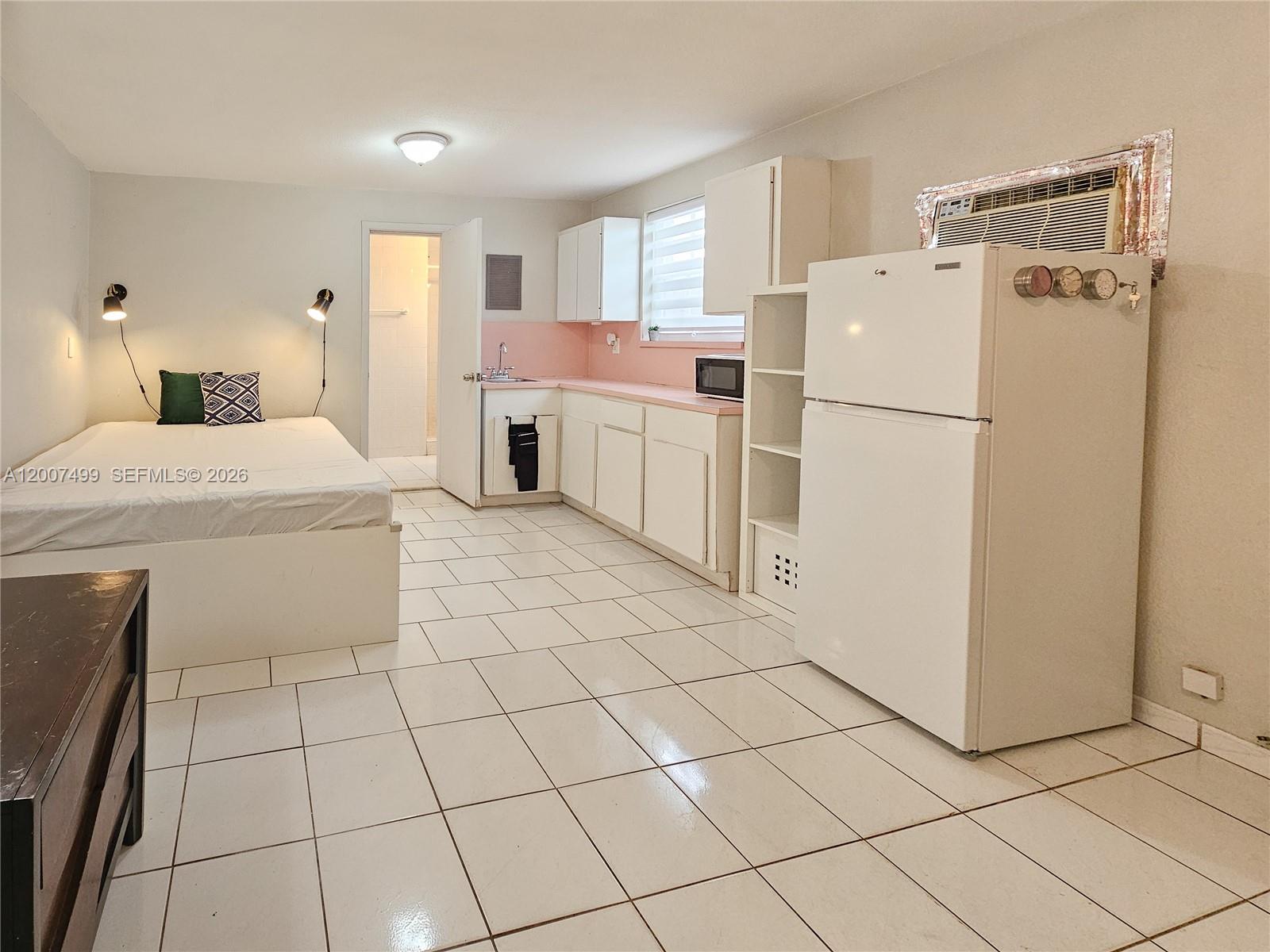 54 Southwest 24th Road, Unit RIGHT Miami, FL 33129 - Photo 3 of 13