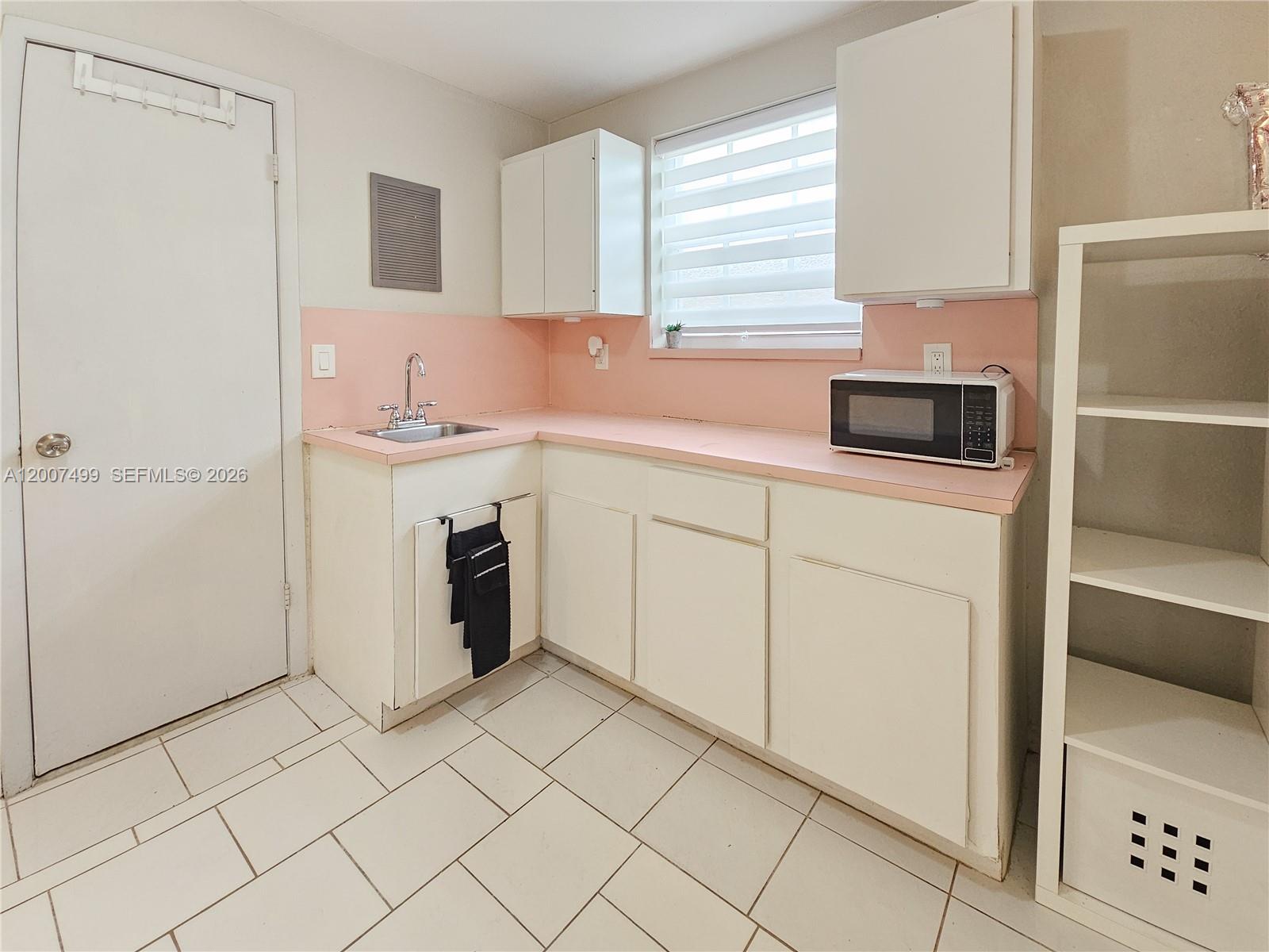 54 Southwest 24th Road, Unit RIGHT Miami, FL 33129 - Photo 6 of 13
