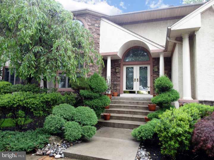 3439 Manor Road Huntingdon Valley, PA 19006 - Photo 2 of 25 Gallery Image 2
