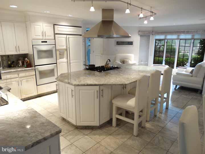 3439 Manor Road Huntingdon Valley, PA 19006 - Photo 9 of 25 Gallery Image 9