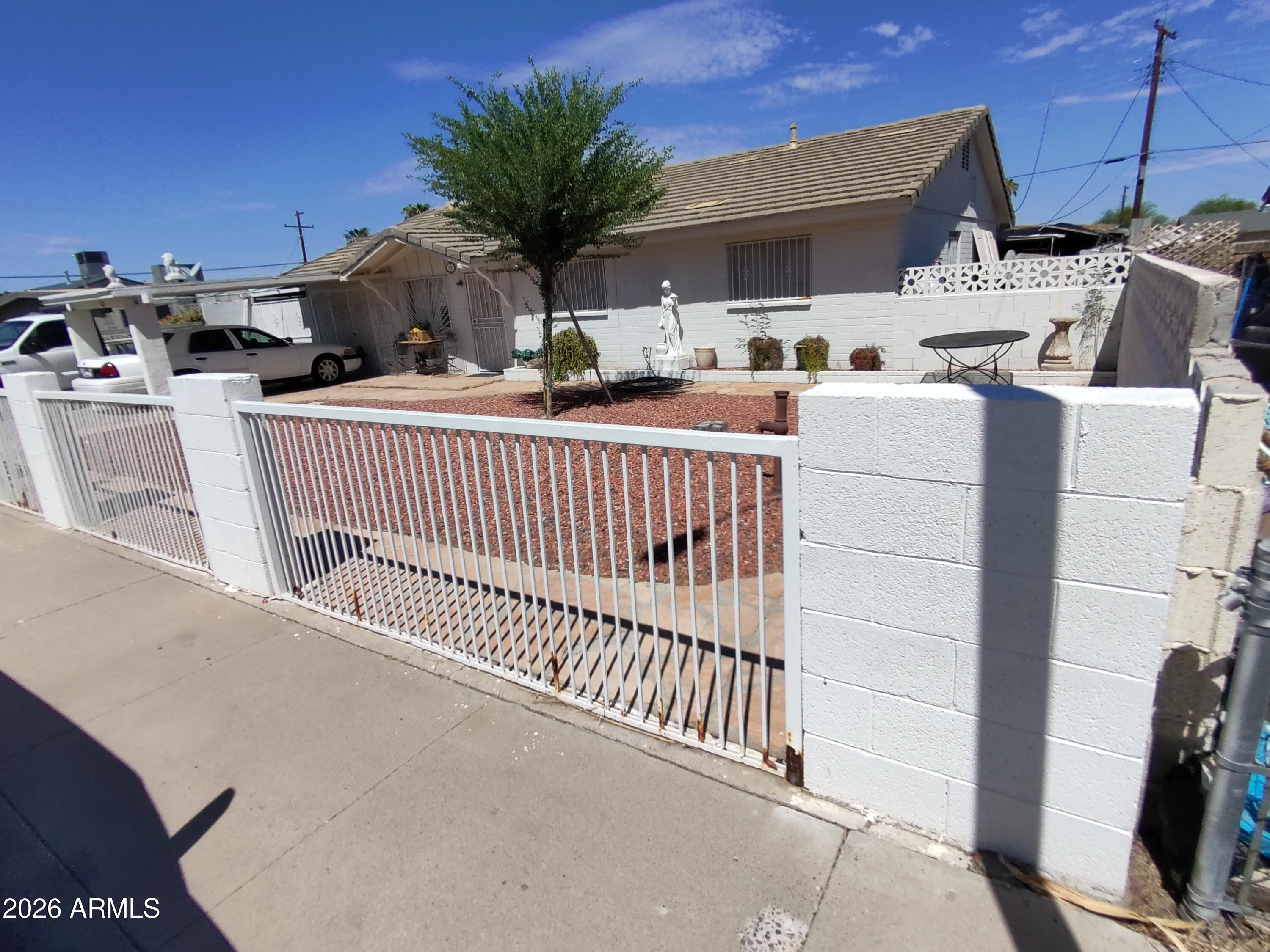822 East Carson Road Phoenix, AZ 85042 - Photo 3 of 5 HOVER_20260910_1789071028667