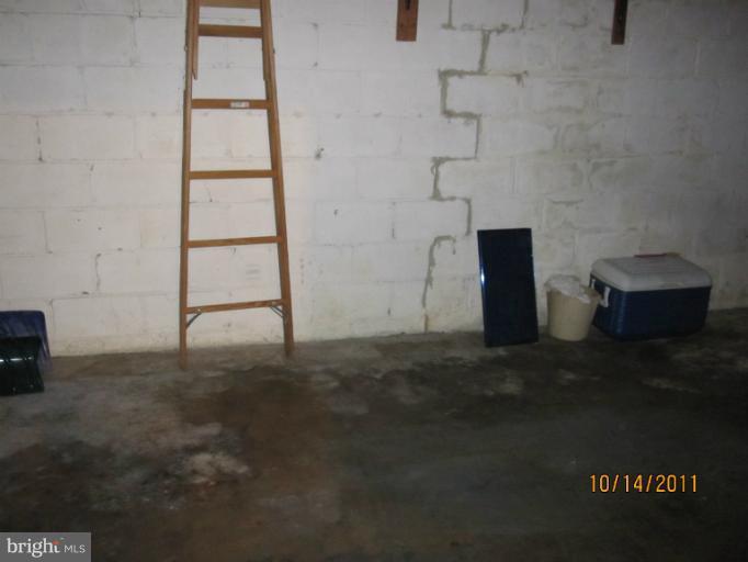 1423 Northgate Road Baltimore, MD 21218 - Photo 1 of 24 Garage
