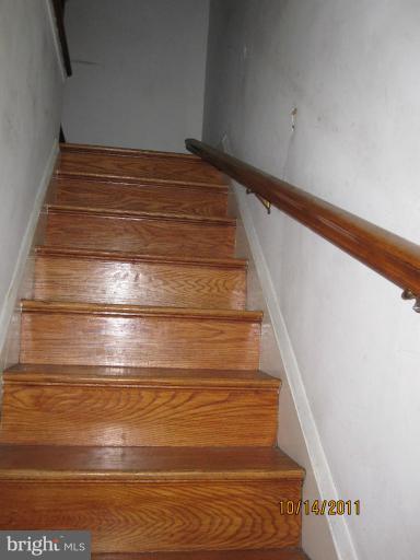 1423 Northgate Road Baltimore, MD 21218 - Photo 15 of 24 Stariwell