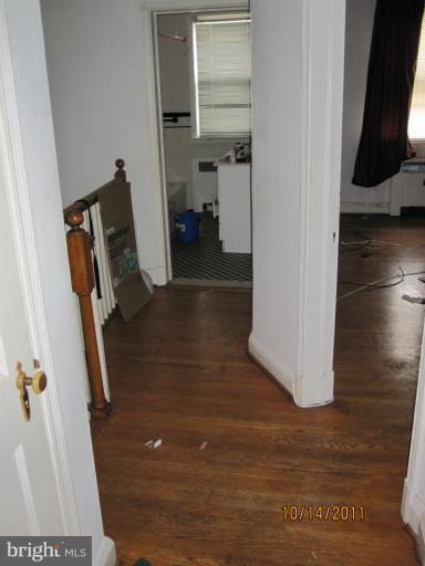 1423 Northgate Road Baltimore, MD 21218 - Photo 3 of 24 Hallway