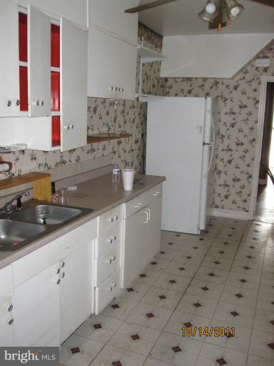 1423 Northgate Road Baltimore, MD 21218 - Photo 22 of 24 Kitchen