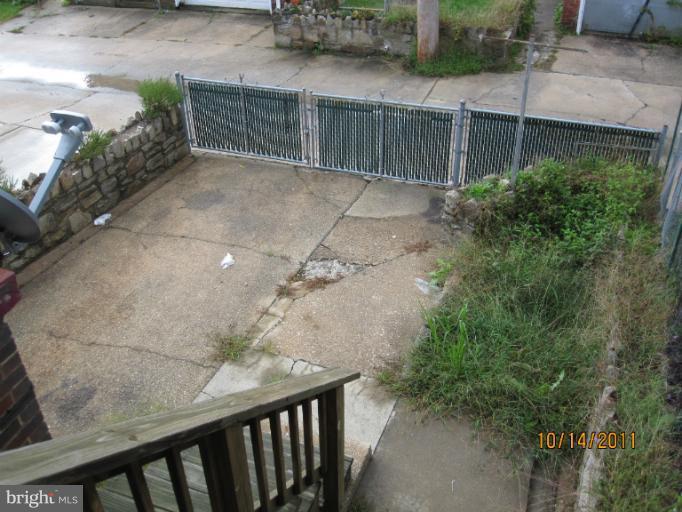 1423 Northgate Road Baltimore, MD 21218 - Photo 5 of 24 Parking Pad
