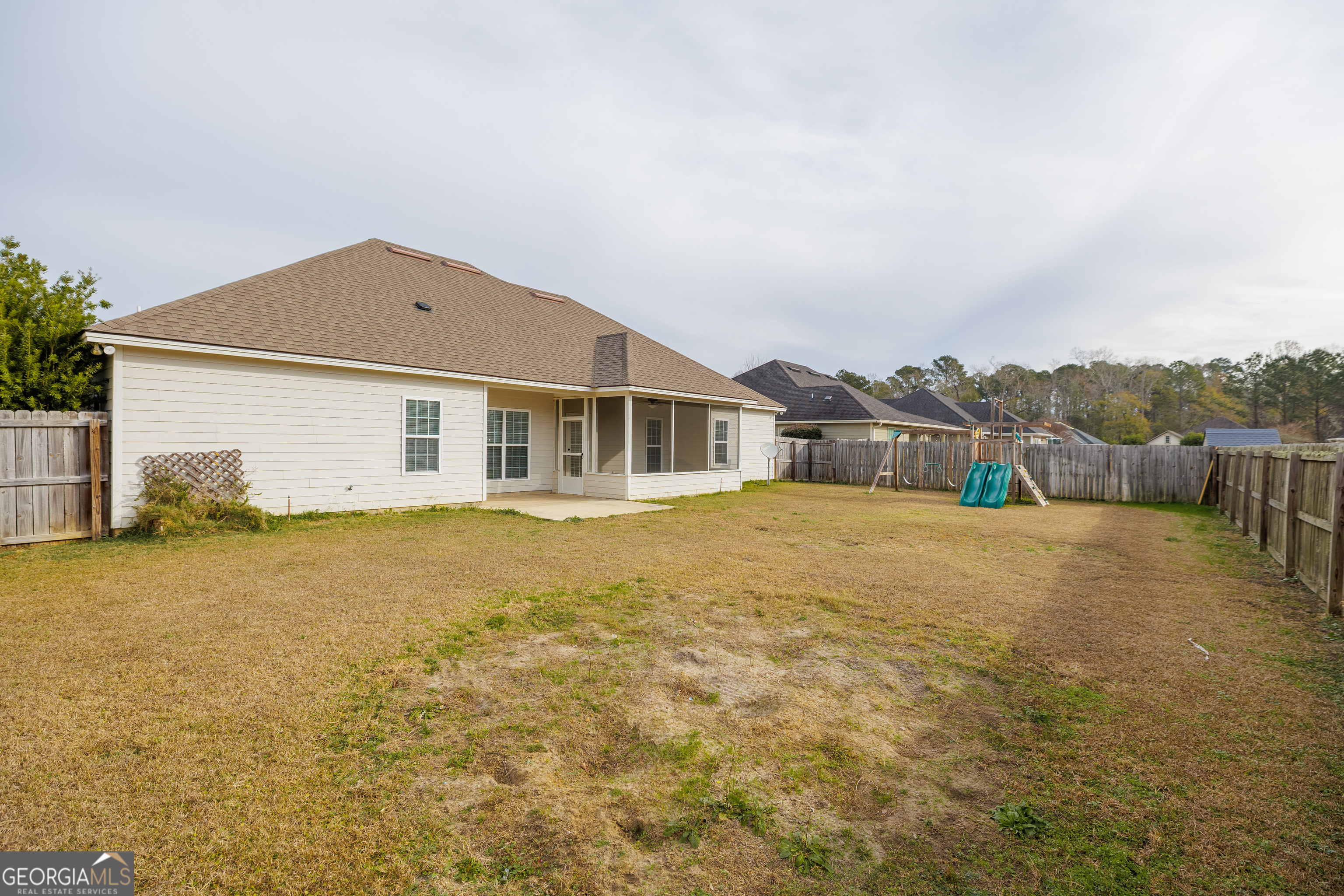 5109 Village Way Hahira, GA 31632 - Photo 38 of 42 a front view of a house with a garden