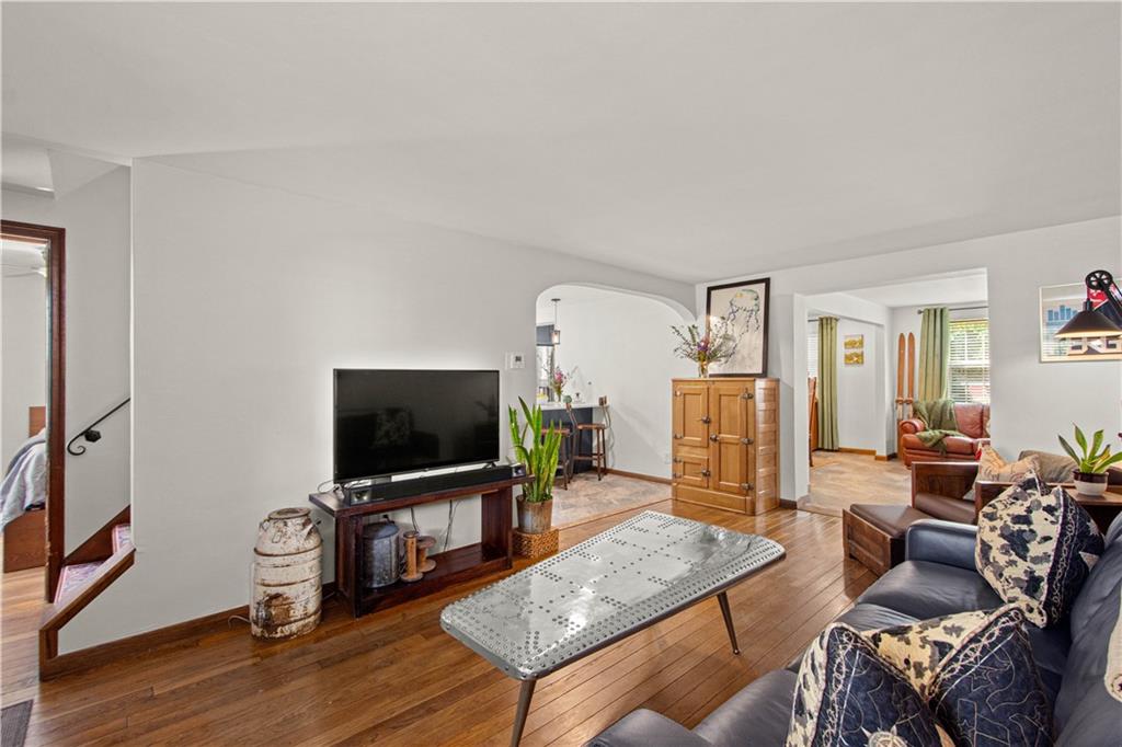 512 Highview Road Pittsburgh, PA 15234 - Photo 9 of 48