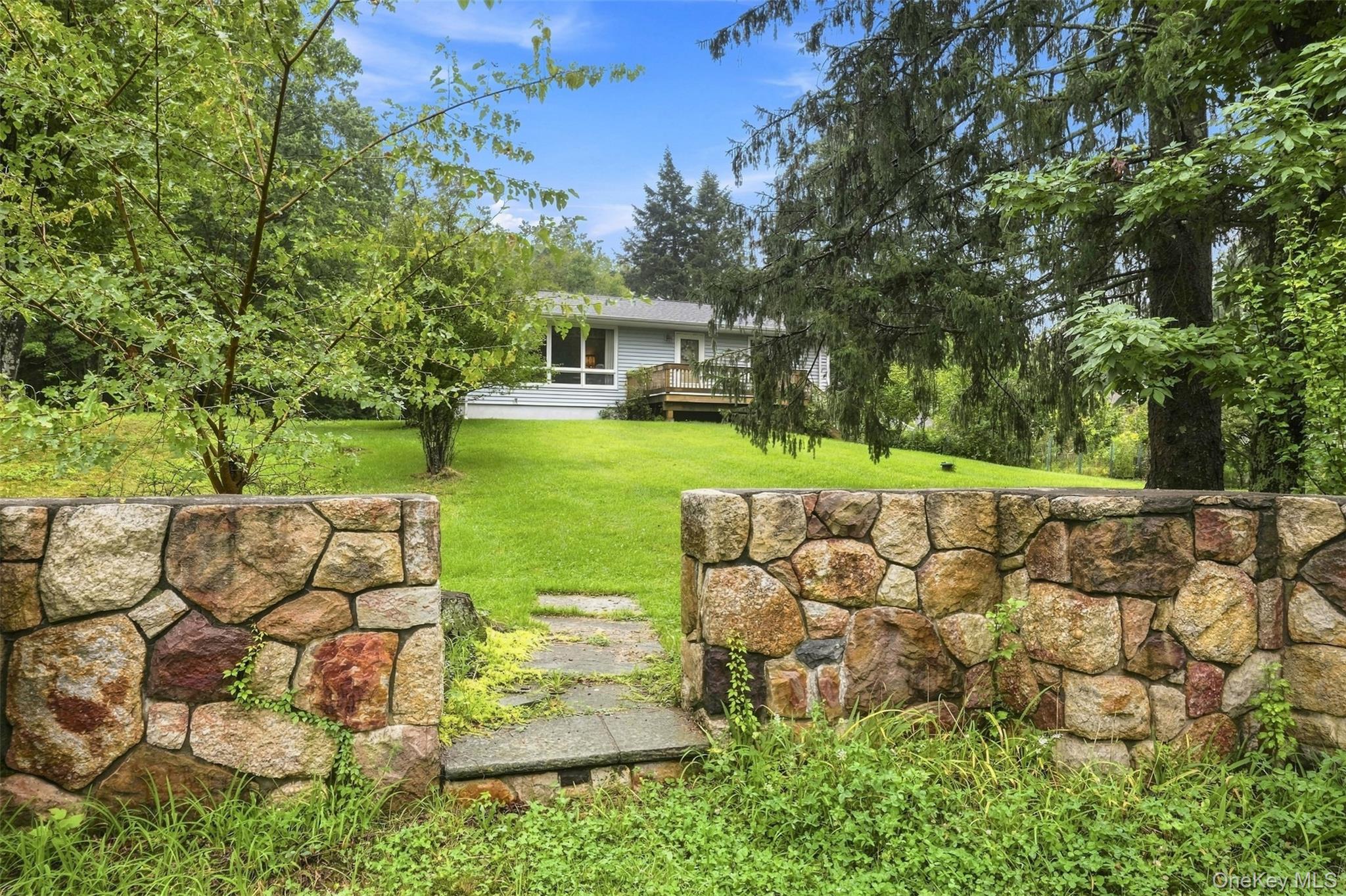 31 Red Barn Road Pine Bush, NY 12566 - Photo 2 of 44 Gallery Image 2