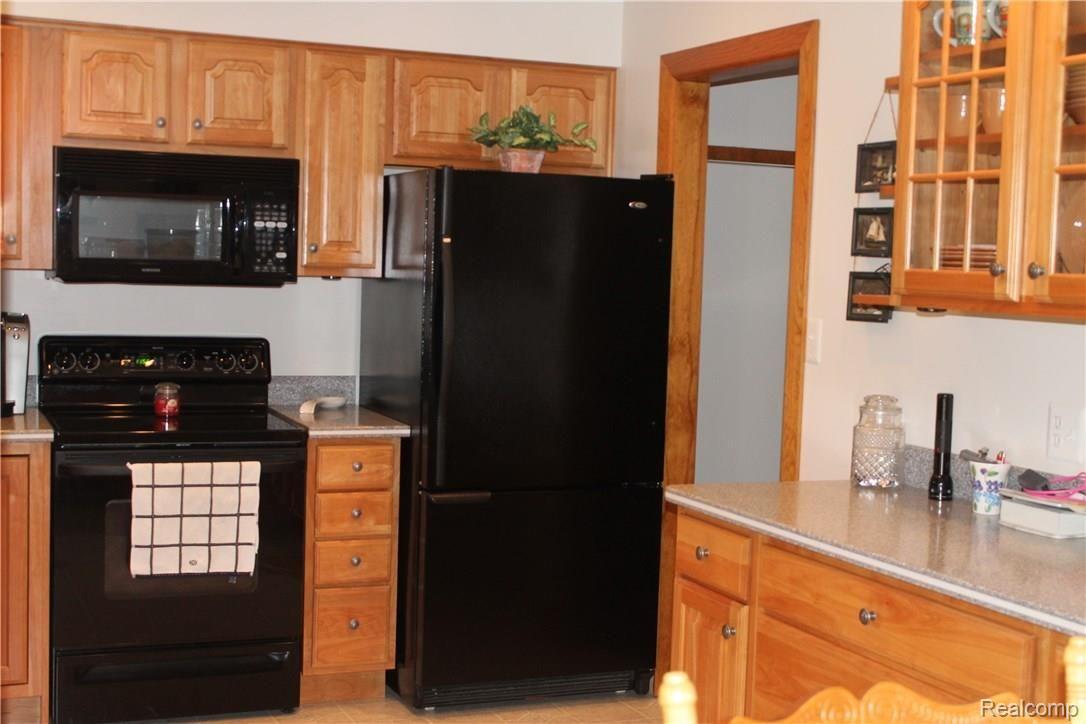 6619 Dunn Road Howell, MI 48855 - Photo 5 of 20 IMG_2502.JPG