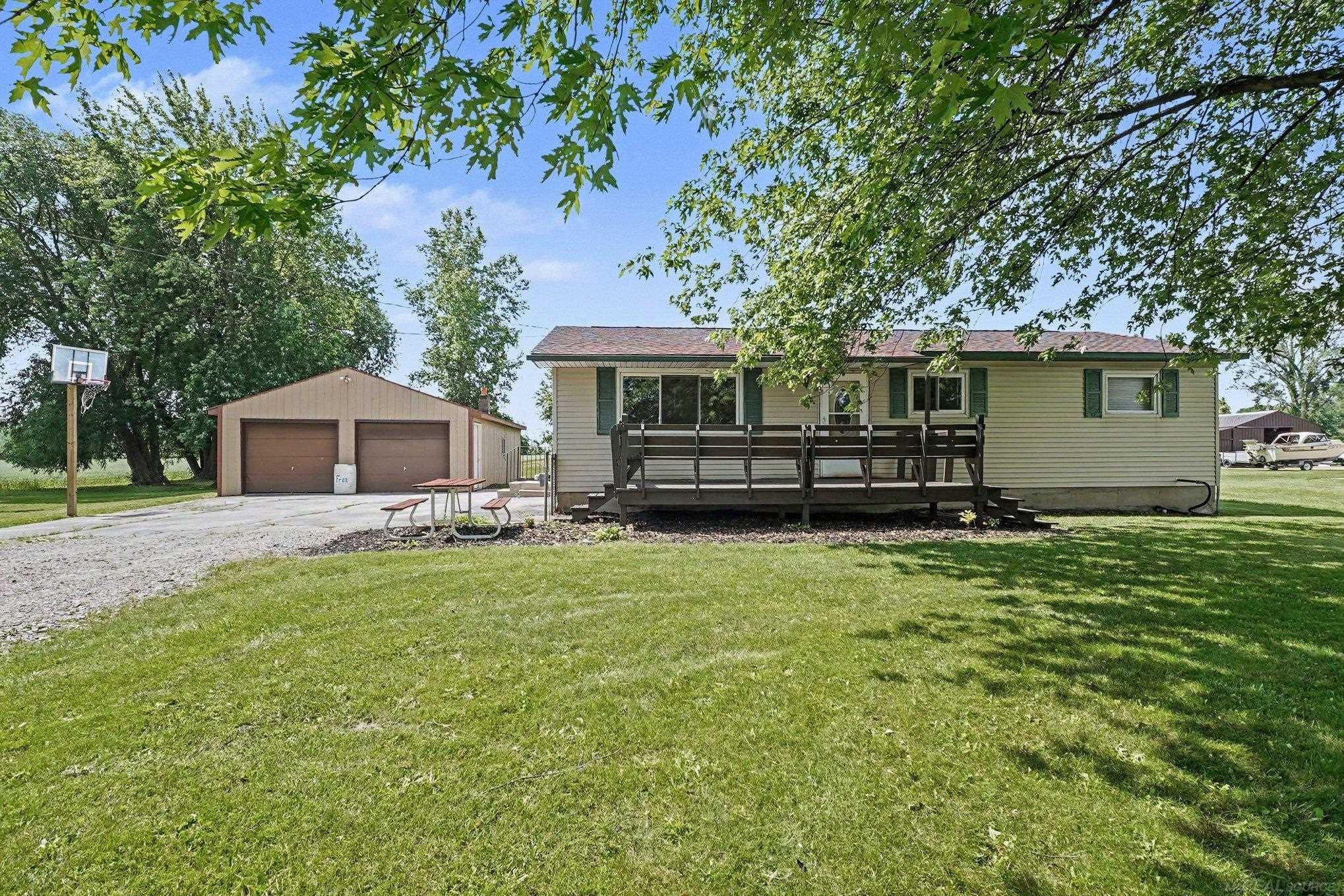 1944 East River Road Kawkawlin, MI 48631 - Photo 4 of 36