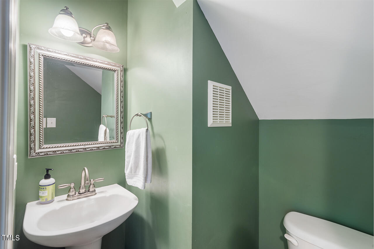 2209 Albany Street Durham, NC 27705 - Photo 16 of 35 26