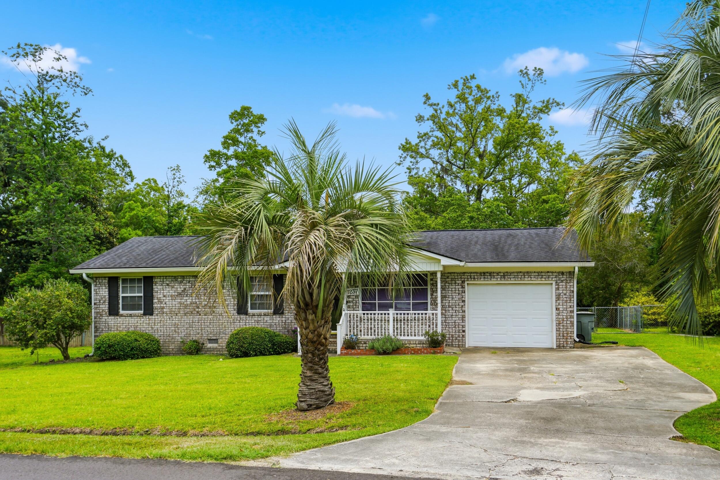 1237 Redeemer Drive Hanahan, SC 29410 - Photo 3 of 49