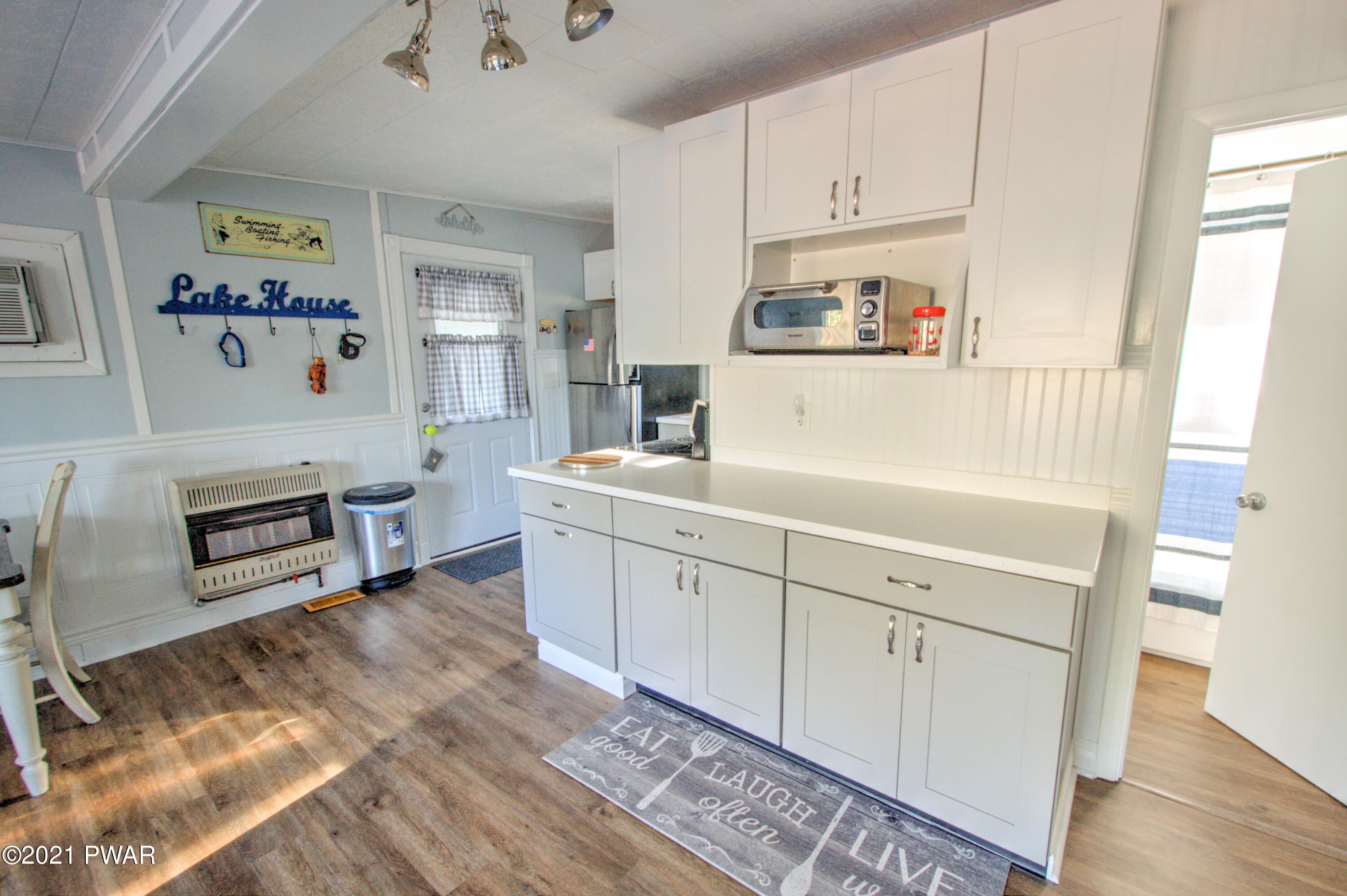 101 Lake Shore Road Tafton, PA 18464 - Photo 9 of 29 10-Kitchen2