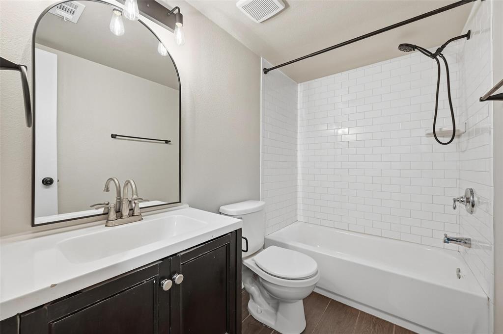 6200 Inspiration Point Arlington, TX 76016 - Photo 19 of 23 Updated bathroom