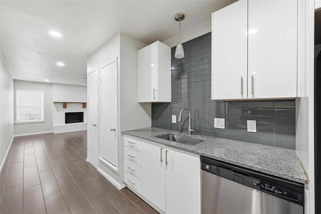 6200 Inspiration Point Arlington, TX 76016 - Photo 4 of 23 Granite countertops with dishwasher