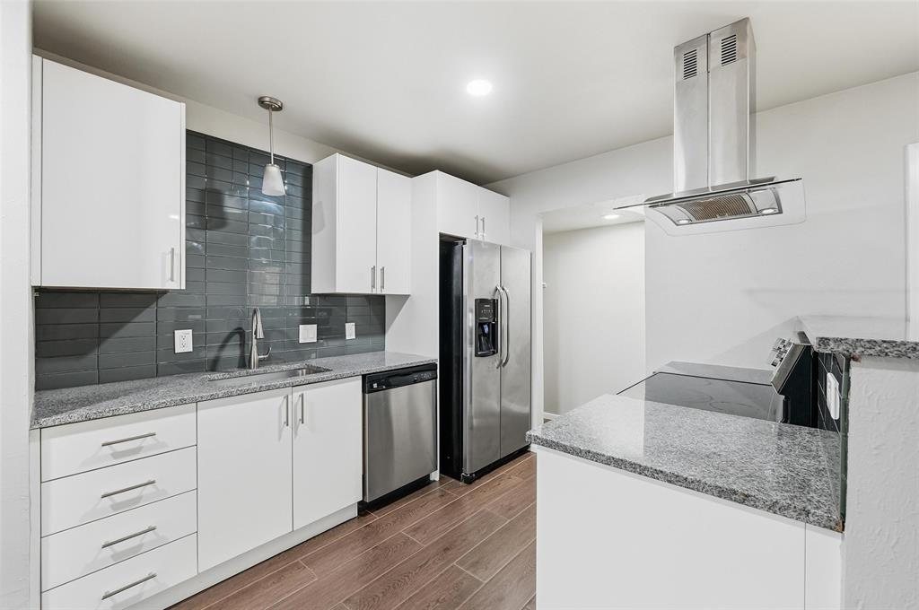 6200 Inspiration Point Arlington, TX 76016 - Photo 7 of 23 Home comes with fridge, dishwasher, electric range