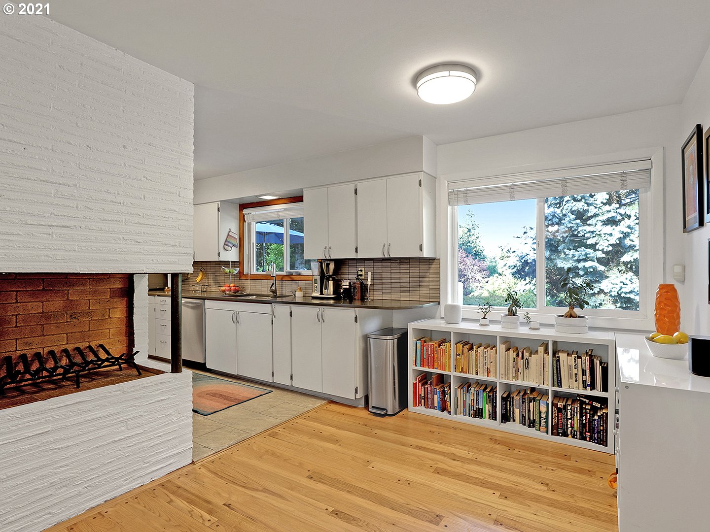 4772 Southwest 35th Place Portland, OR 97221 - Photo 10 of 26 Gallery Image 10