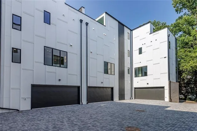 $750,000 | 3960 Clairmont Road, Chamblee, GA 30341