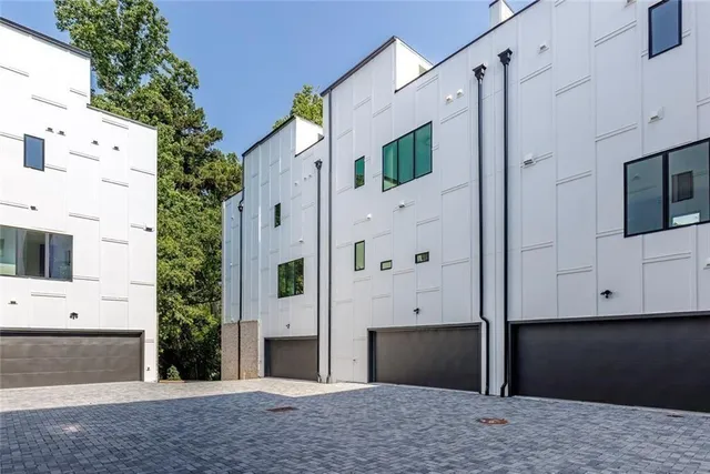 $750,000 | 3960 Clairmont Road, Chamblee, GA 30341