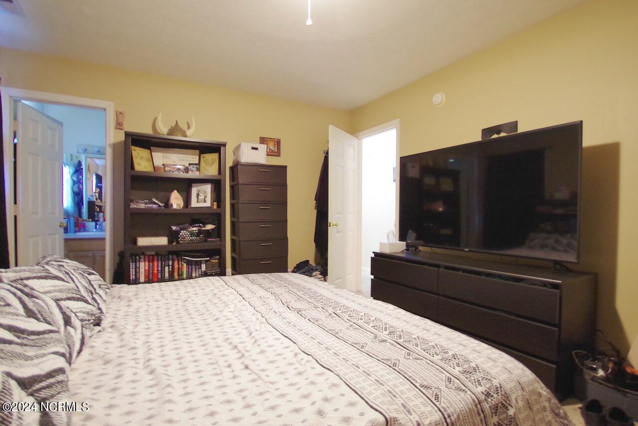 317 Foxhall Road Newport, NC 28570 - Photo 15 of 33 317 Foxhall Rd