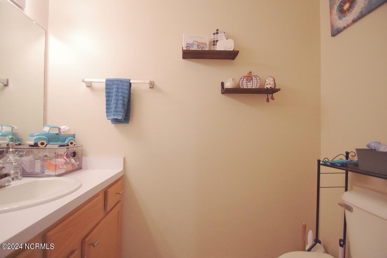 317 Foxhall Road Newport, NC 28570 - Photo 17 of 33 317 Foxhall Rd