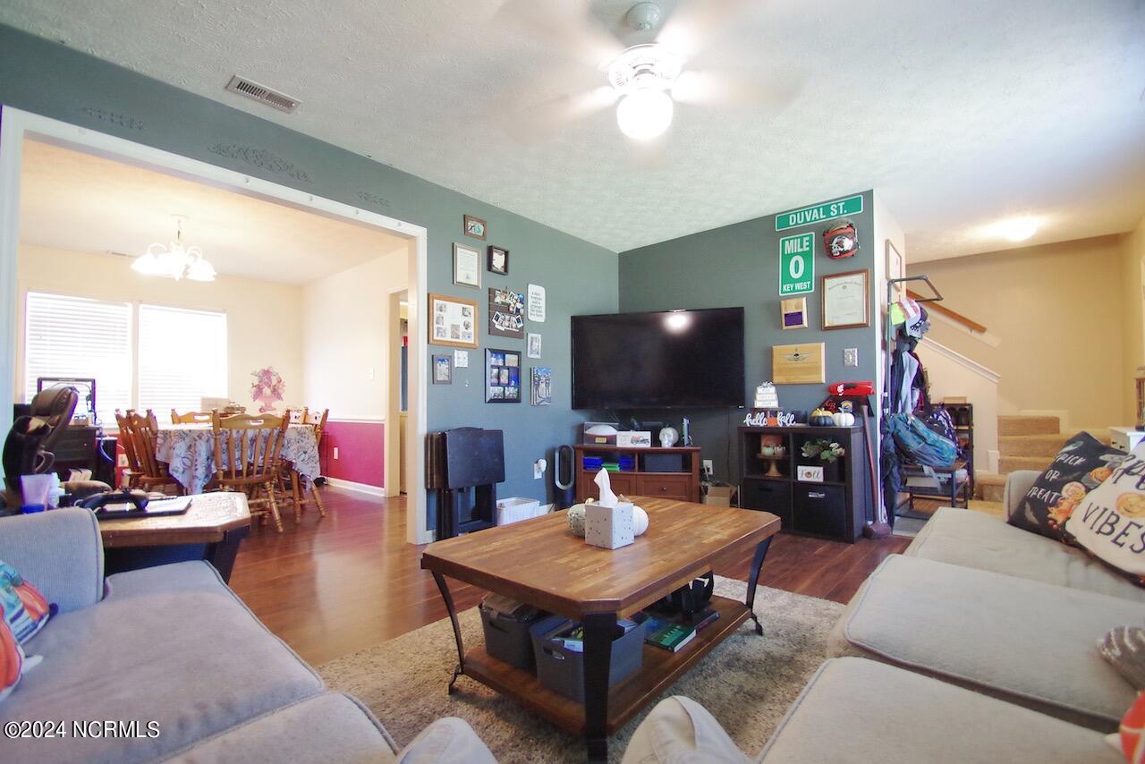 317 Foxhall Road Newport, NC 28570 - Photo 9 of 33 317 Foxhall Rd