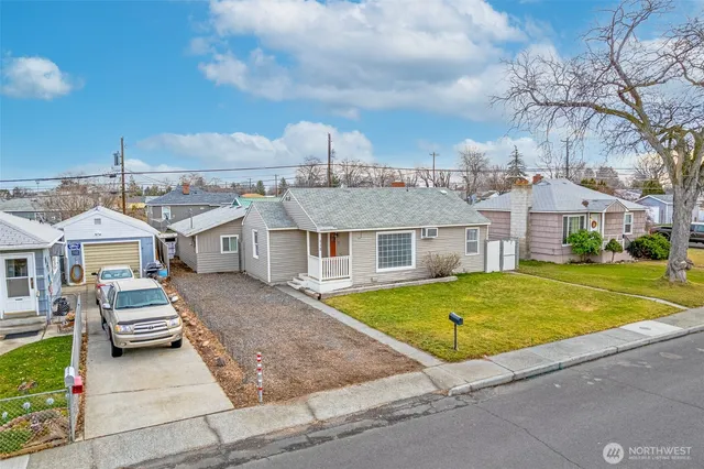 $290,000 | 112 E Street Northeast, Ephrata, WA 98823