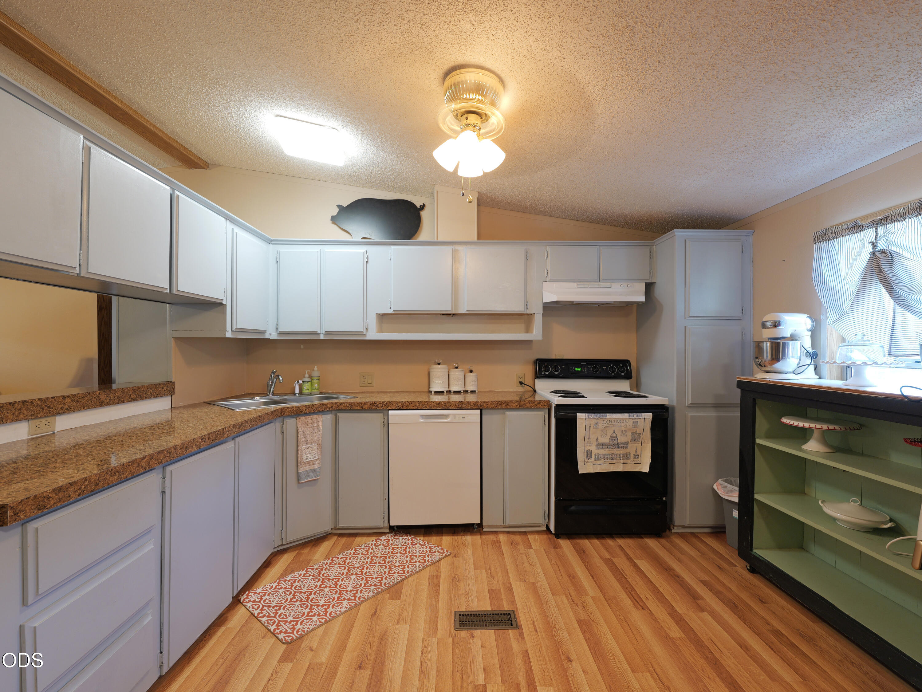 8401 Old Stage Road, Unit 65 Central Point, OR 97502 - Photo 18 of 40