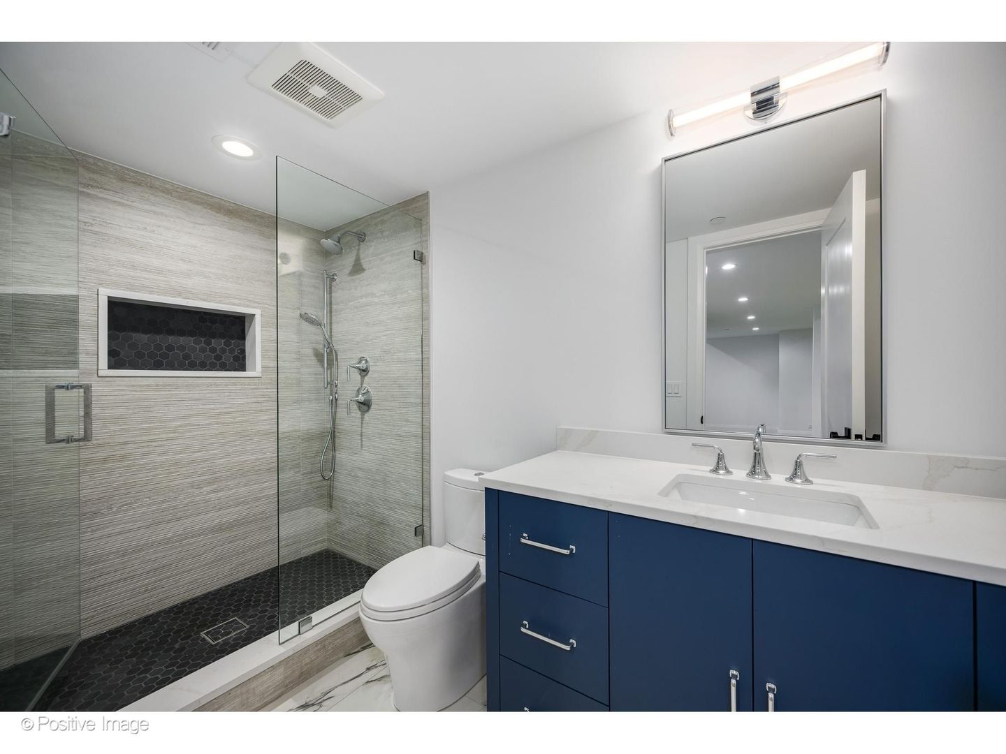 1851 Oakwood Road Northbrook, IL 60062 - Photo 44 of 56