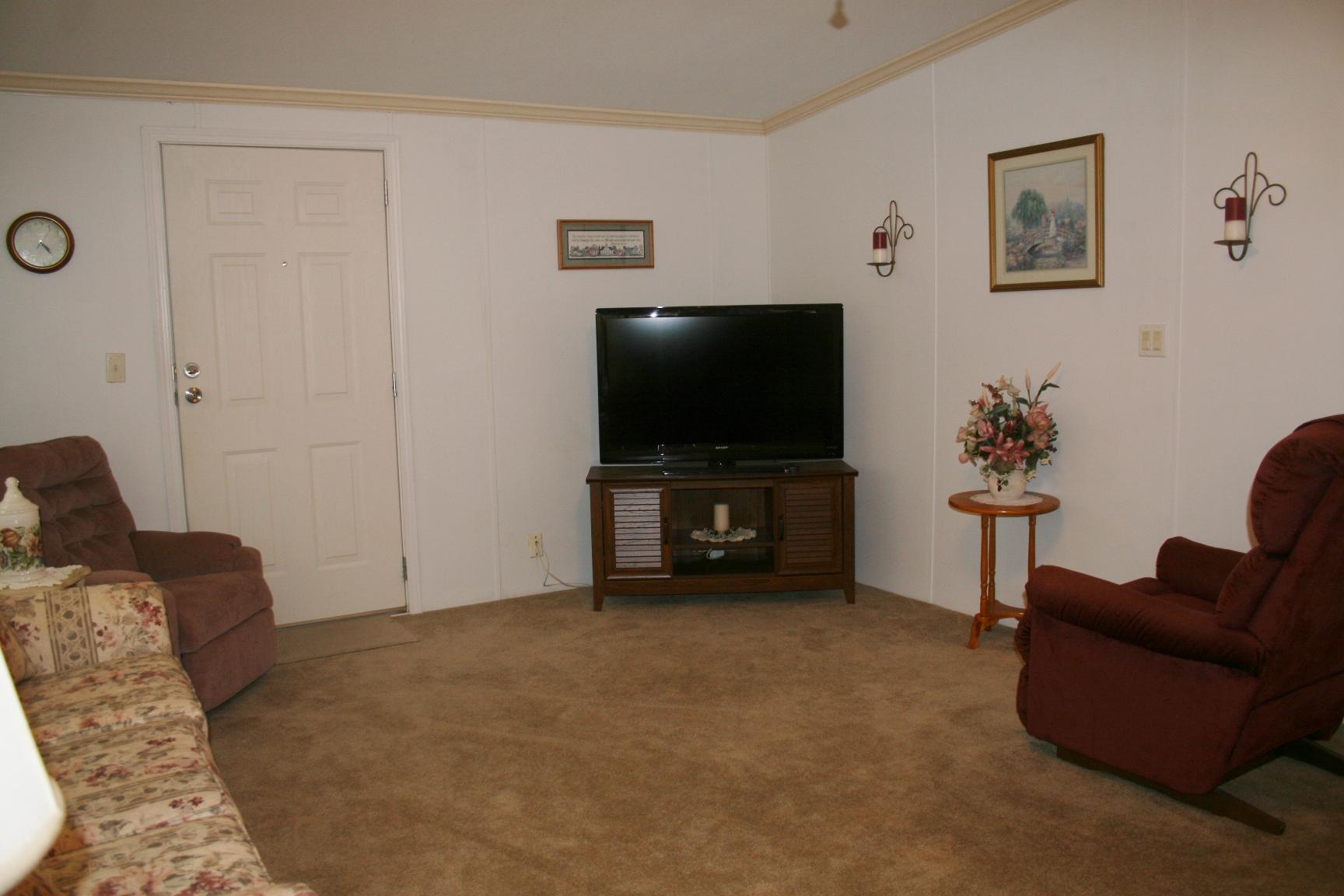7019 Southeast Ridgeway Terrace Hobe Sound, FL 33455 - Photo 3 of 21 004