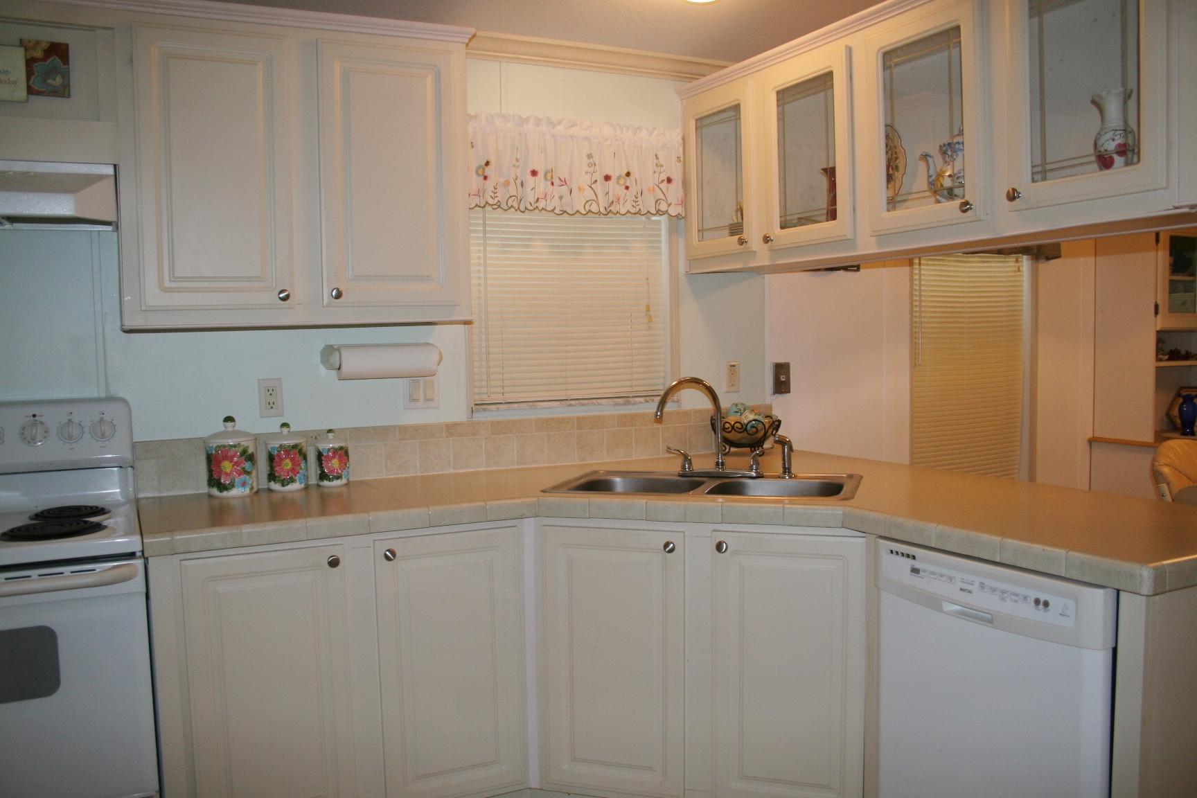 7019 Southeast Ridgeway Terrace Hobe Sound, FL 33455 - Photo 6 of 21 008