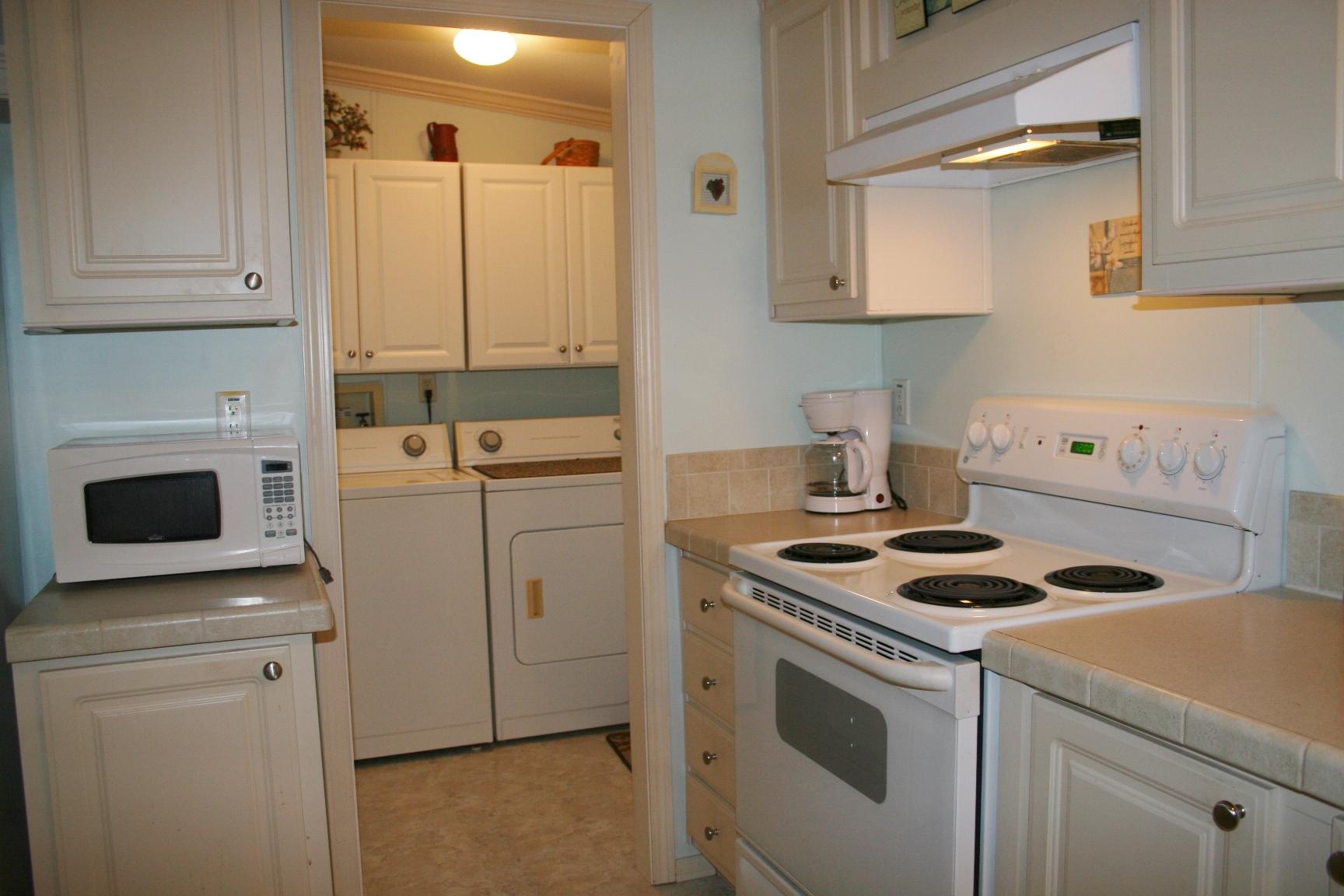 7019 Southeast Ridgeway Terrace Hobe Sound, FL 33455 - Photo 8 of 21 010