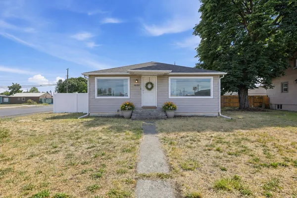 $299,900 | 1828 East Francis Avenue, Spokane, WA 99208