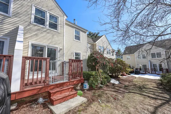$2,400 | 5 Gleneagle Drive, Nashua, NH 03063