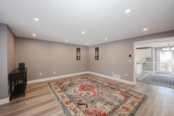 $2,400 | 5 Gleneagle Drive, Nashua, NH 03063